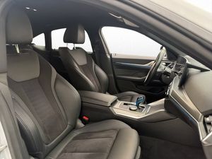 BMW i4 bild 15