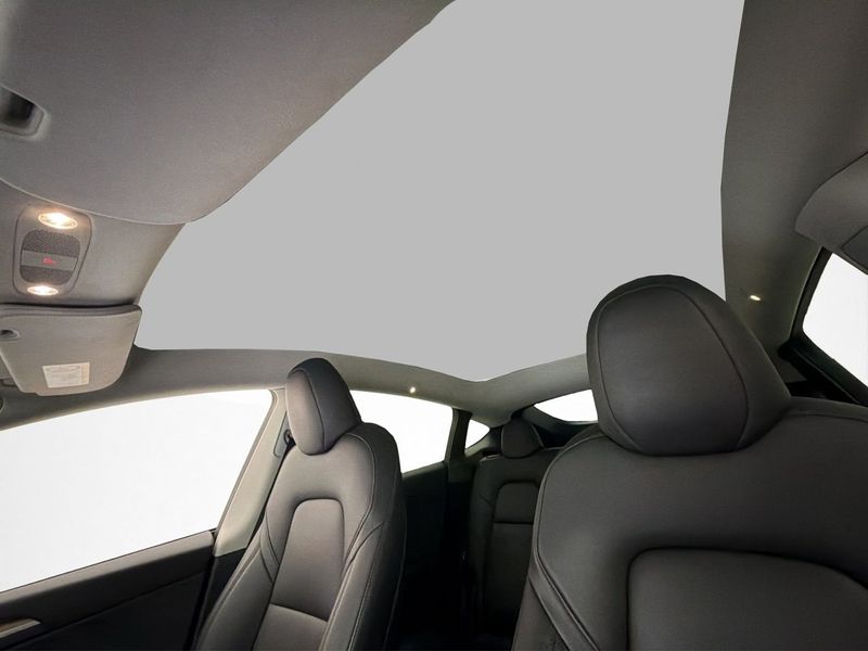Tesla Model Y bild 14