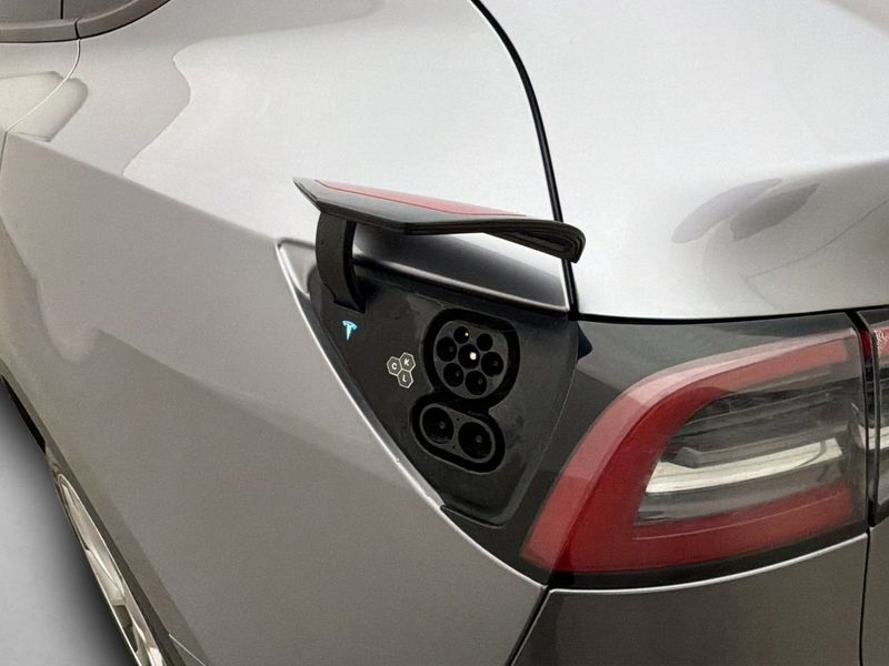 Tesla Model Y bild 32