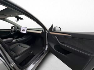 Tesla Model Y bild 27