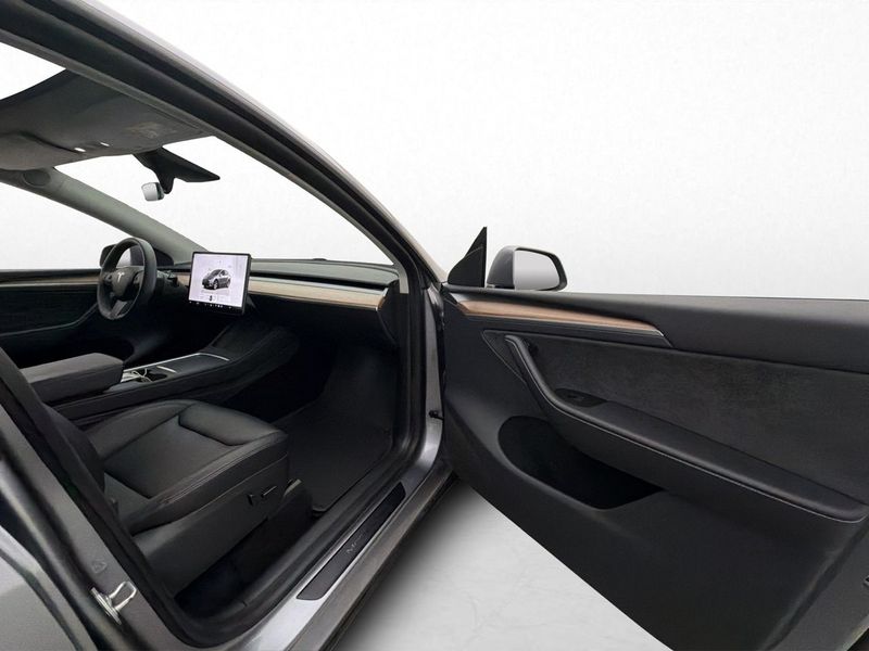 Tesla Model Y bild 27