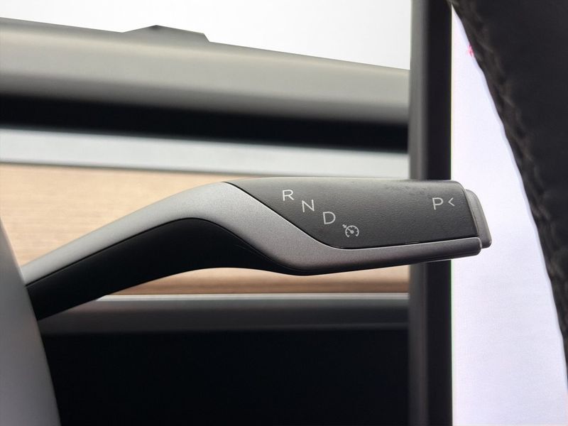 Tesla Model Y bild 19