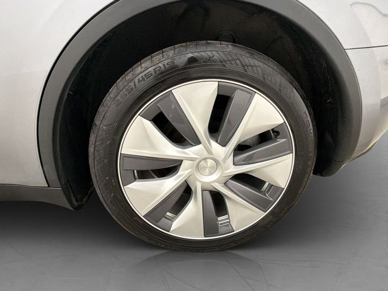Tesla Model Y bild 34