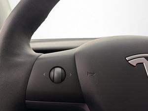 Tesla Model Y bild 17