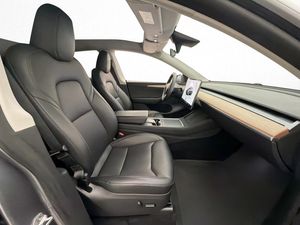Tesla Model Y bild 28