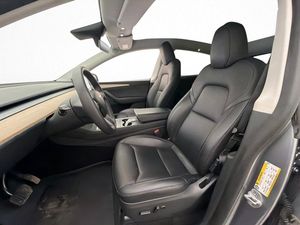 Tesla Model Y bild 13