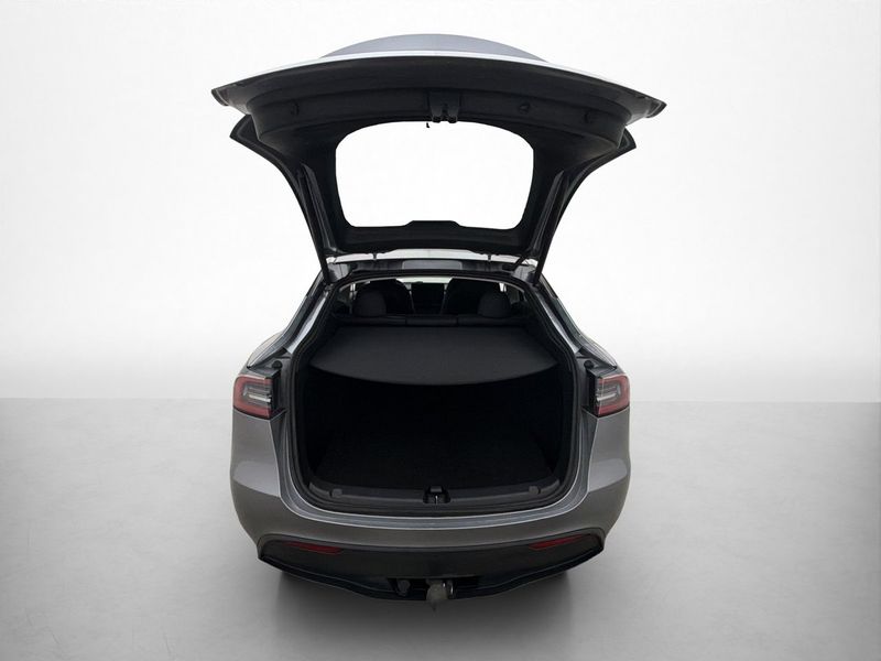 Tesla Model Y bild 30