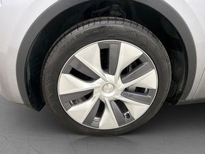 Tesla Model Y bild 33