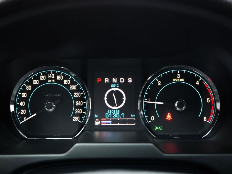 Jaguar XF bild 14