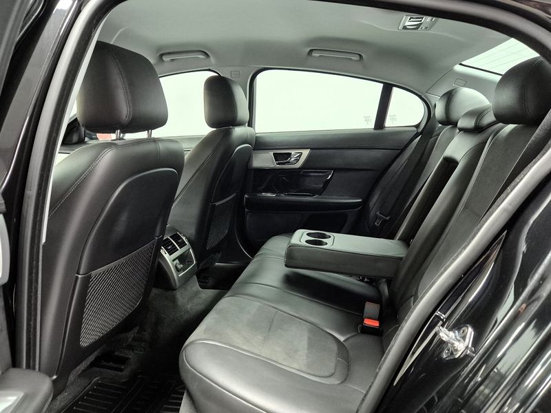 Jaguar XF bild 25