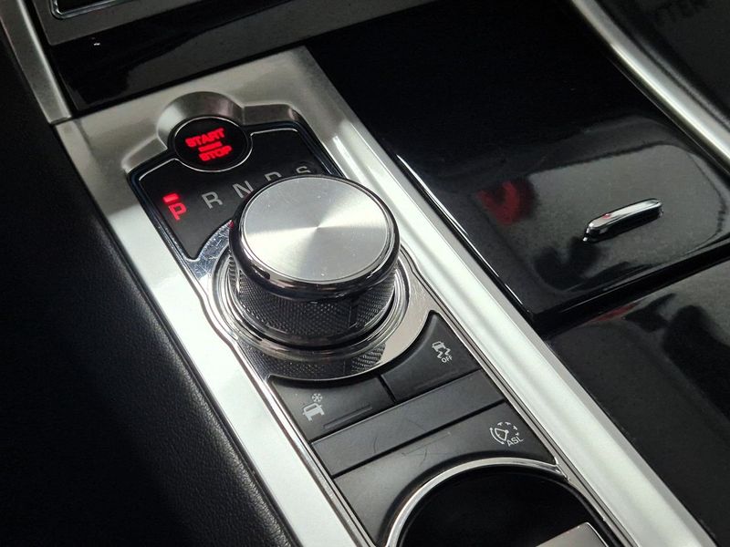 Jaguar XF bild 22