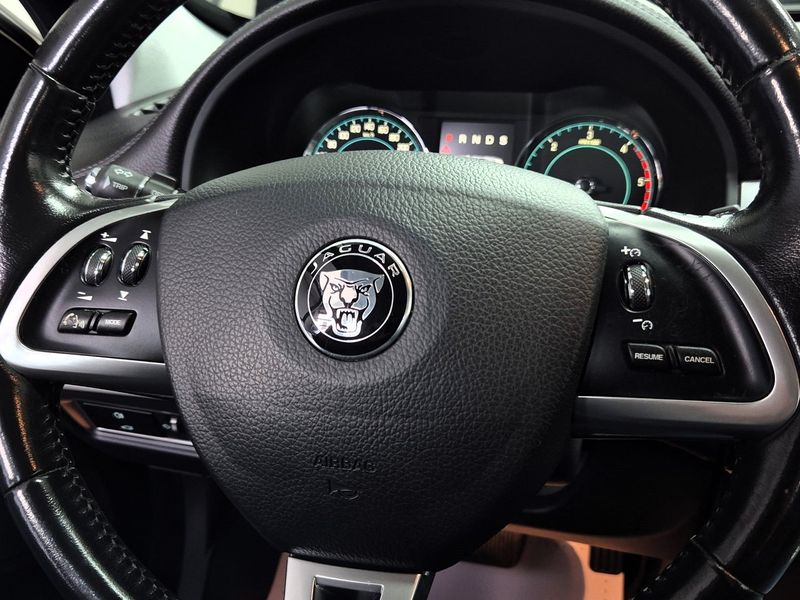 Jaguar XF bild 15