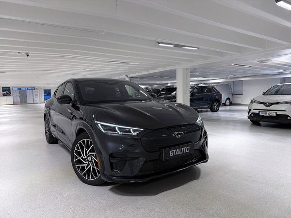 Ford Mustang Mach-E GT AWD Performance Pano B&O 360° kamera - 2021