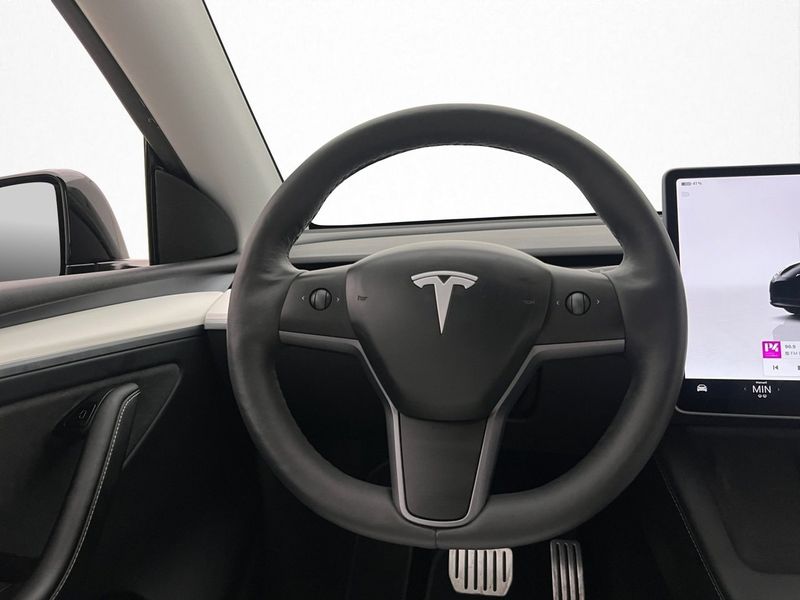 Tesla Model Y bild 12