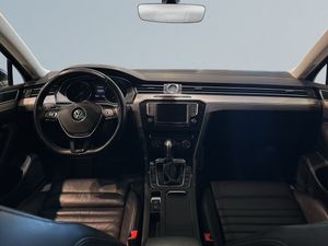 Volkswagen Passat bild 8