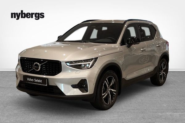 Volvo XC40 B3 FWD Bensin Plus Dark - 2025