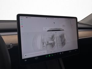 Tesla Model Y bild 29