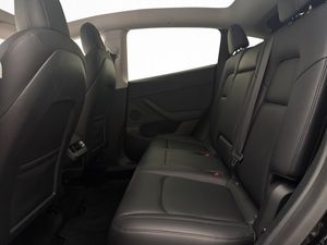 Tesla Model Y bild 17