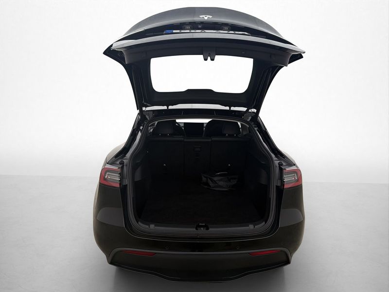 Tesla Model Y bild 31