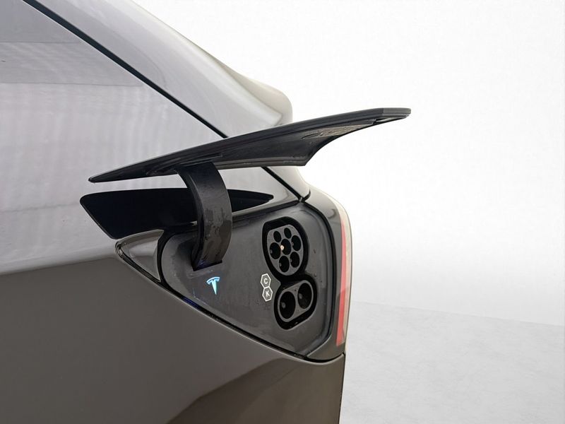 Tesla Model Y bild 33
