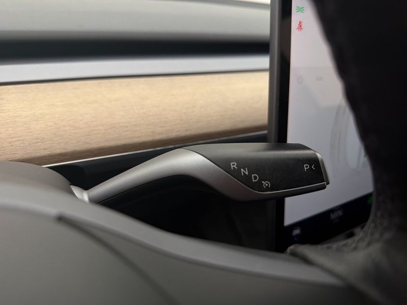 Tesla Model Y bild 22