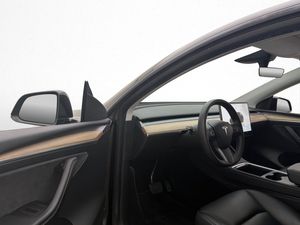 Tesla Model Y bild 11