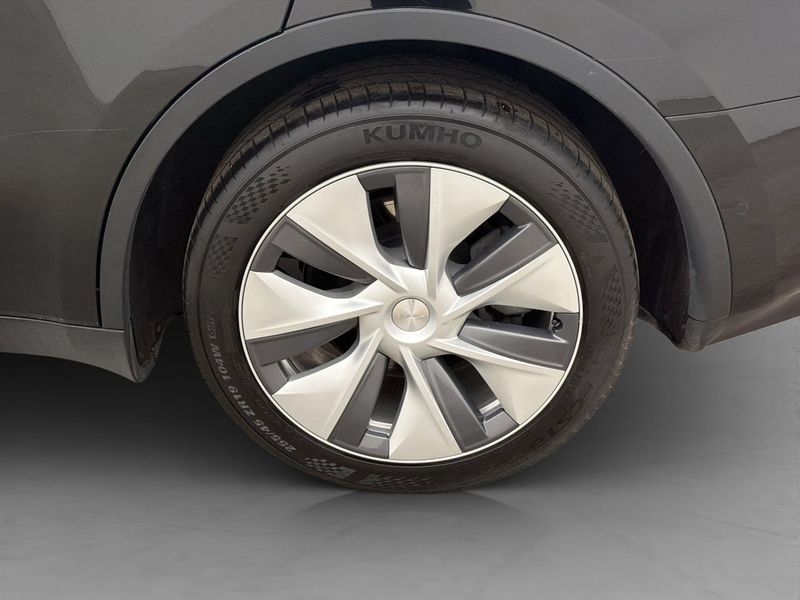 Tesla Model Y bild 35