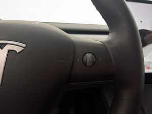 Tesla Model Y bild 20