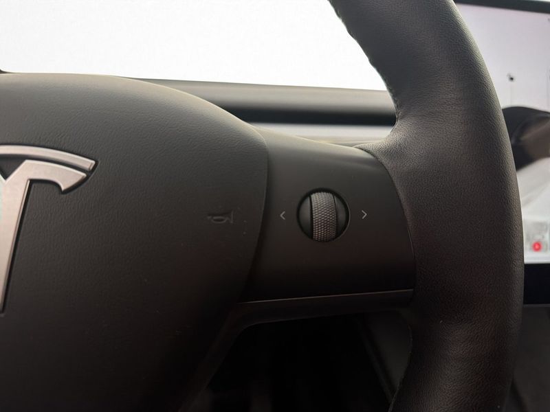 Tesla Model Y bild 20