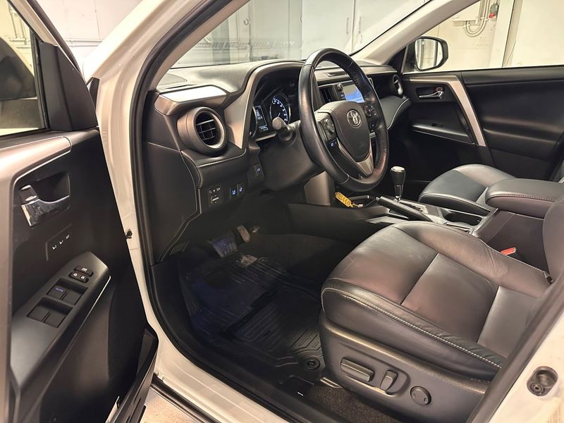 Toyota RAV4 bild 25