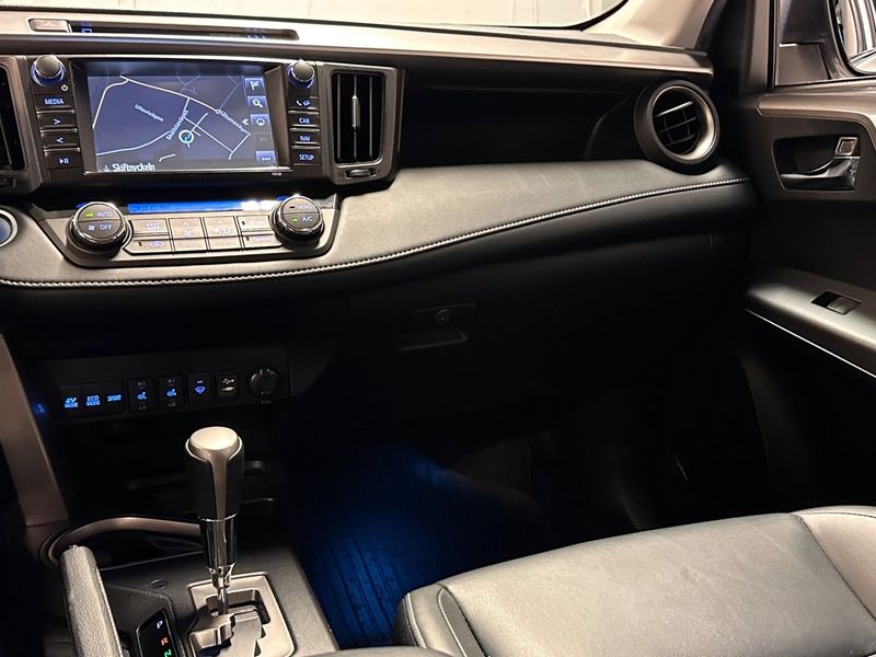 Toyota RAV4 bild 6