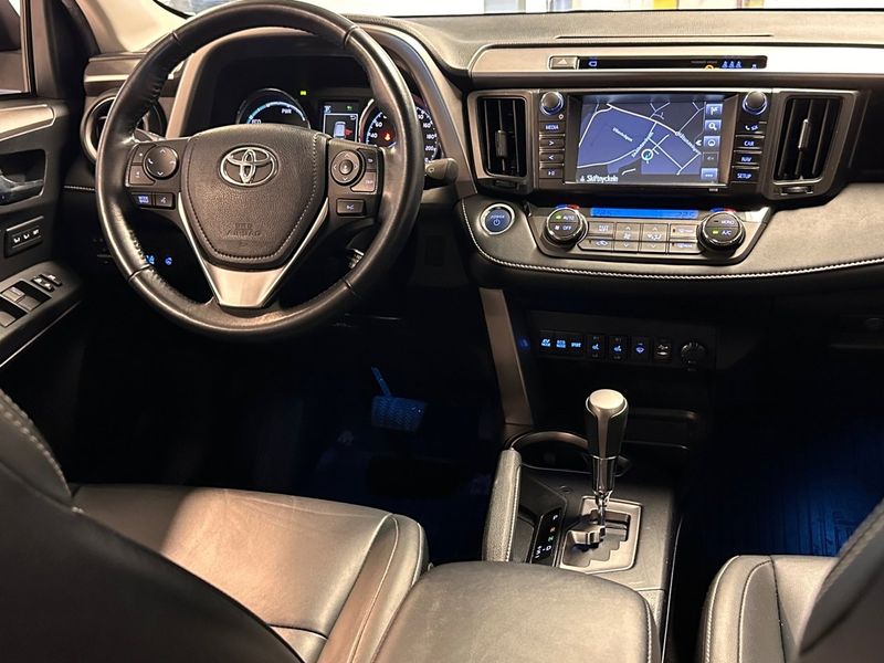 Toyota RAV4 bild 8