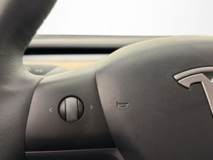 Tesla Model Y bild 15