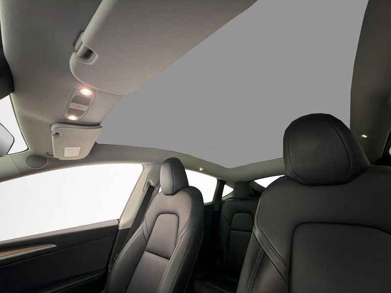 Tesla Model Y bild 13
