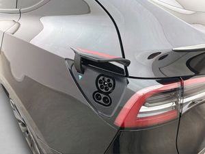 Tesla Model Y bild 31