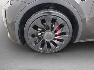 Tesla Model Y bild 32