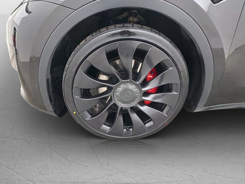 Tesla Model Y bild 32