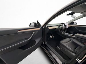 Tesla Model Y bild 11