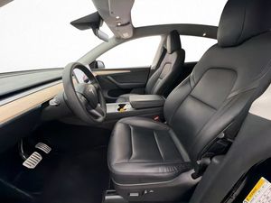 Tesla Model Y bild 12