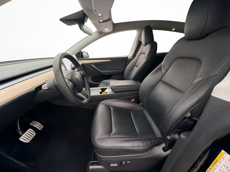 Tesla Model Y bild 12