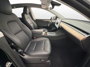 Tesla Model Y bild 26