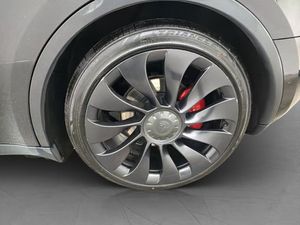Tesla Model Y bild 33