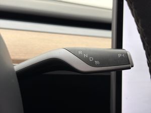 Tesla Model Y bild 17