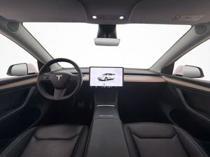 Tesla Model Y bild 25
