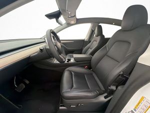 Tesla Model Y bild 13
