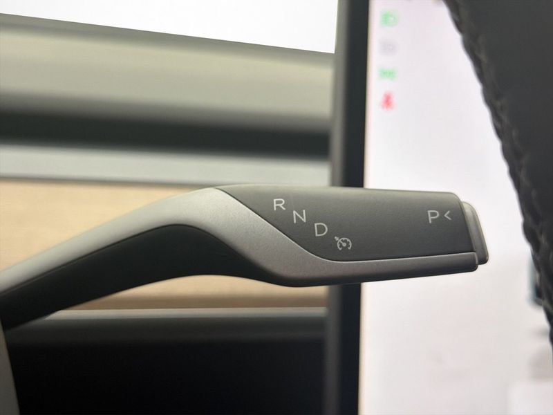 Tesla Model Y bild 17