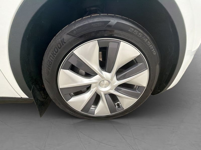 Tesla Model Y bild 35