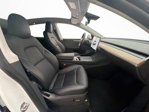 Tesla Model Y bild 26