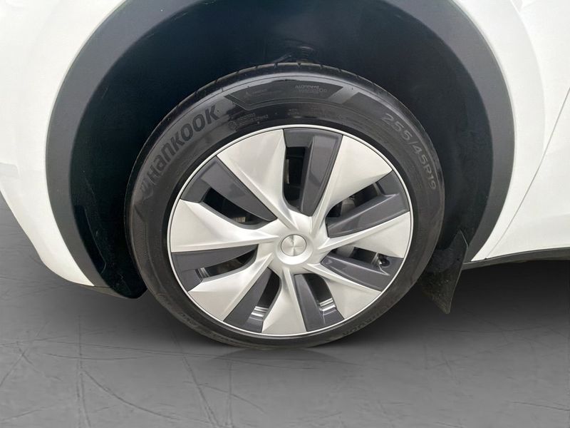 Tesla Model Y bild 32