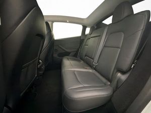 Tesla Model Y bild 28